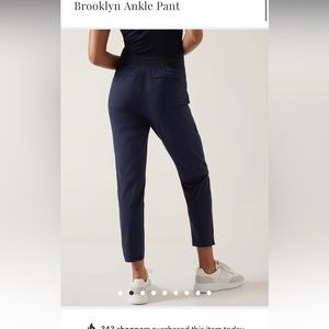 Athleta Brooklyn Ankle Pant in navy (size 0)